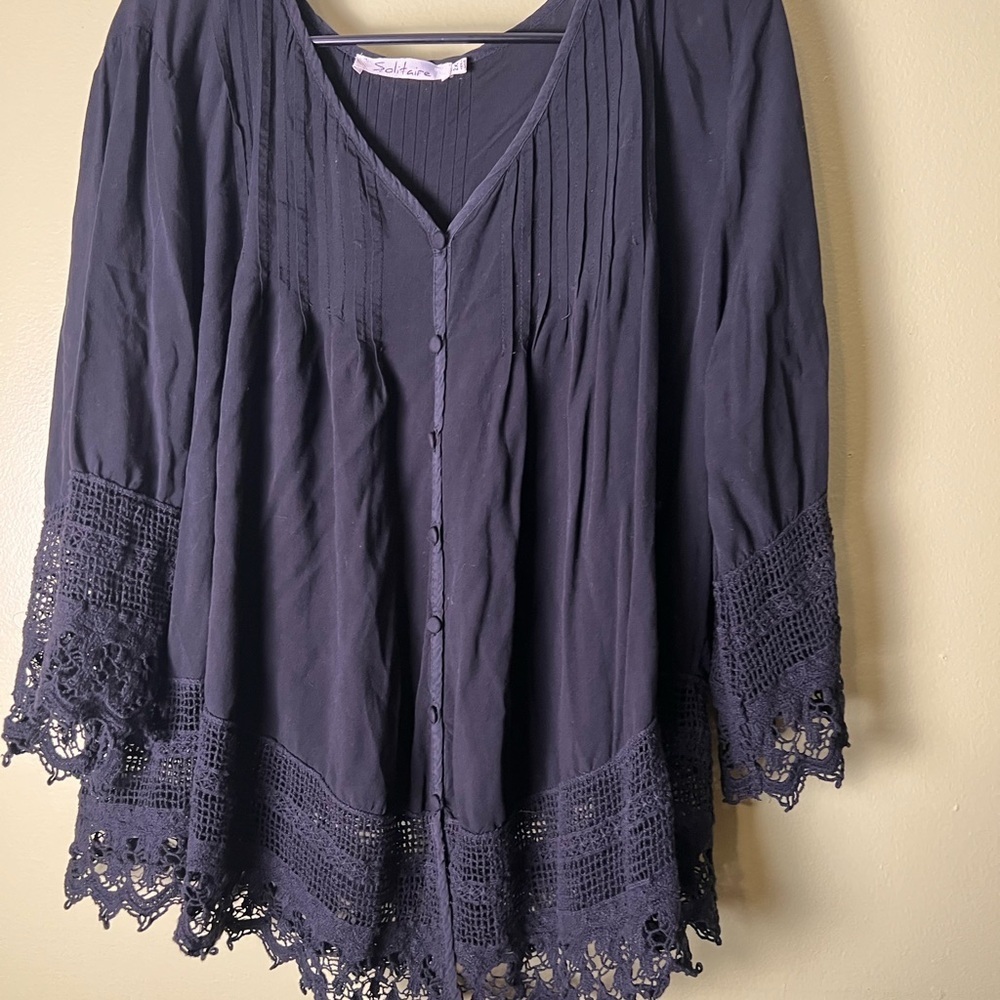 Solitaire Elegant Black Lace Trim Women's Top - Picture 2 of 9